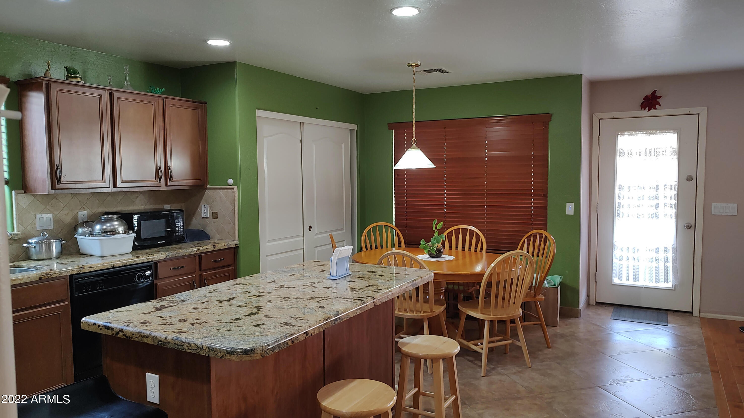 44810 West Woody Road Maricopa, AZ 85139 - Photo 7 of 11 Kitchen Eating area