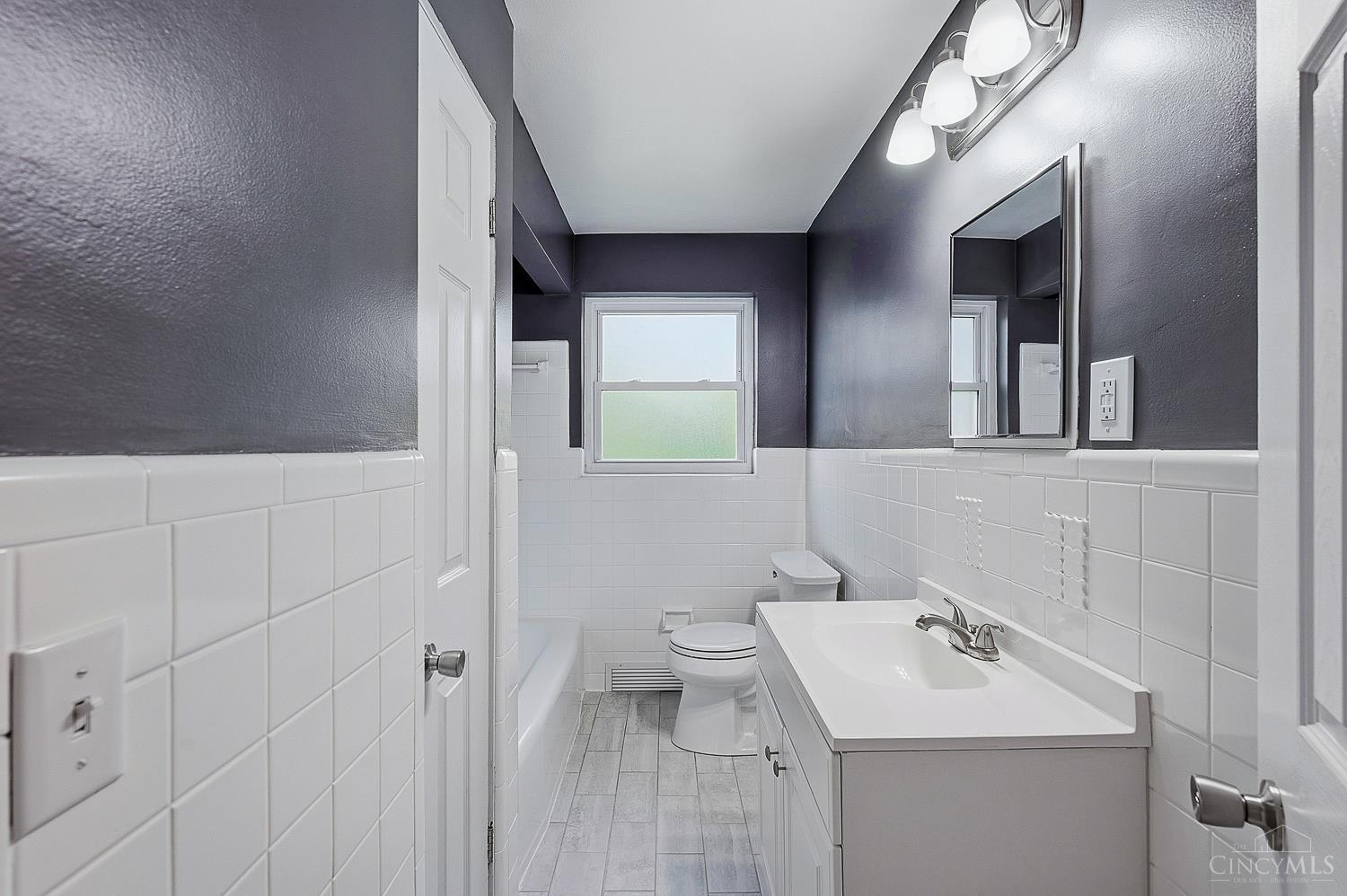 6718 Springdale Road Cincinnati, OH 45247 - Photo 14 of 34