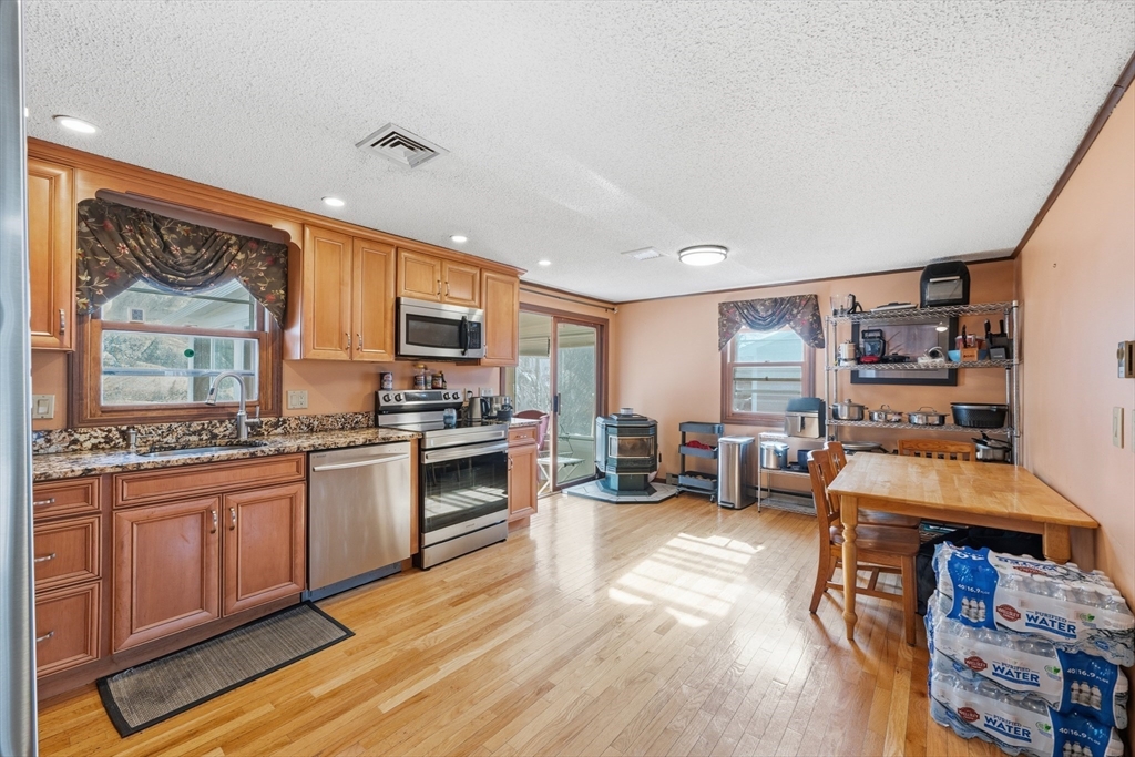 255 Cedar Brook Road Lynn, MA 01904 - Photo 2 of 27