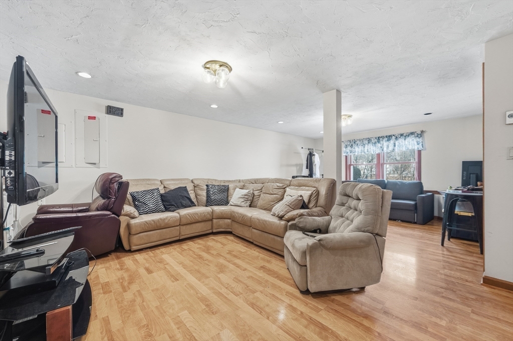 255 Cedar Brook Road Lynn, MA 01904 - Photo 8 of 27