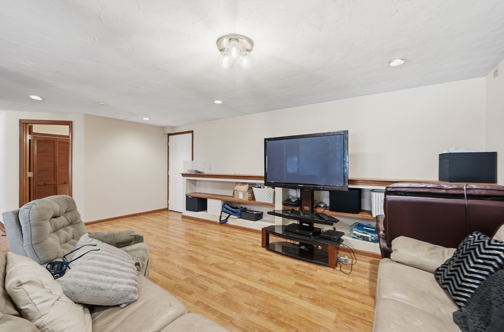 255 Cedar Brook Road Lynn, MA 01904 - Photo 9 of 27