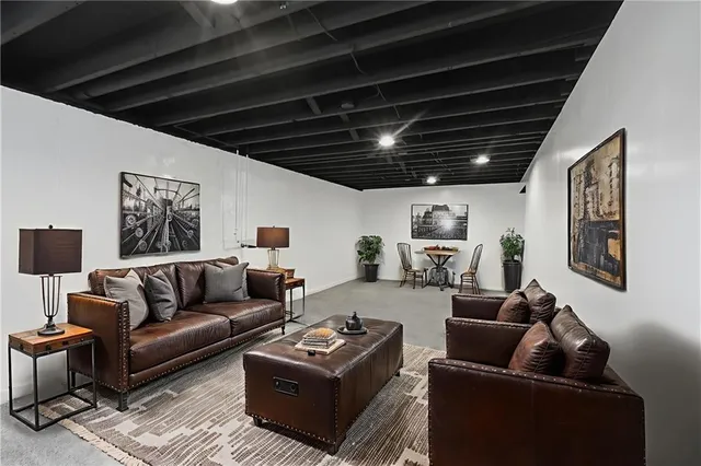 $245,000 | 2929 South Northern Boulevard, Independence, MO 64052