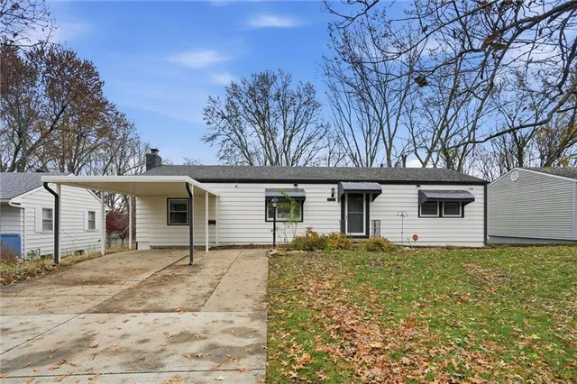 $245,000 | 2929 South Northern Boulevard, Independence, MO 64052