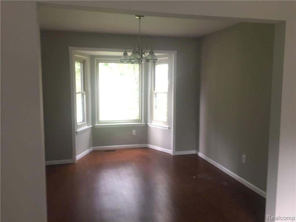 962 Cobblers Road Waterford, MI 48327 - Photo 6 of 16 unnamed (6).jpg