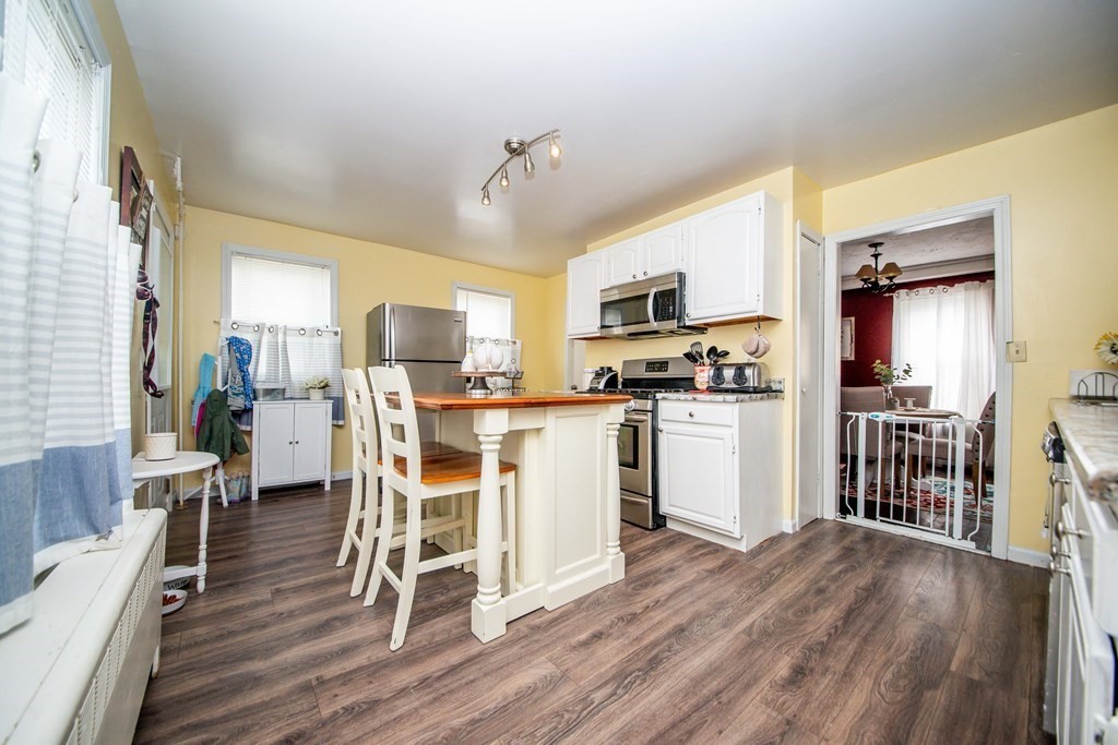 180 Foster Street Fall River, MA 02721 - Photo 5 of 35