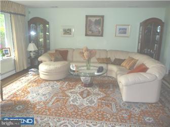 2424 Michael Road Huntingdon Valley, PA 19006 - Photo 2 of 12 Living Room
