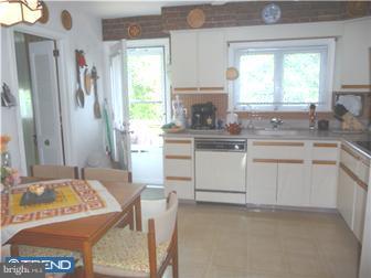 2424 Michael Road Huntingdon Valley, PA 19006 - Photo 5 of 12 Kitchen