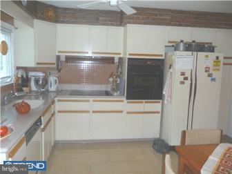 2424 Michael Road Huntingdon Valley, PA 19006 - Photo 6 of 12 Kitchen