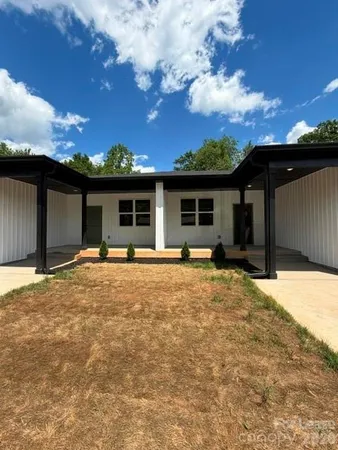 $1,795 | 1143 12th St Drive Southwest, Hickory, NC 28602