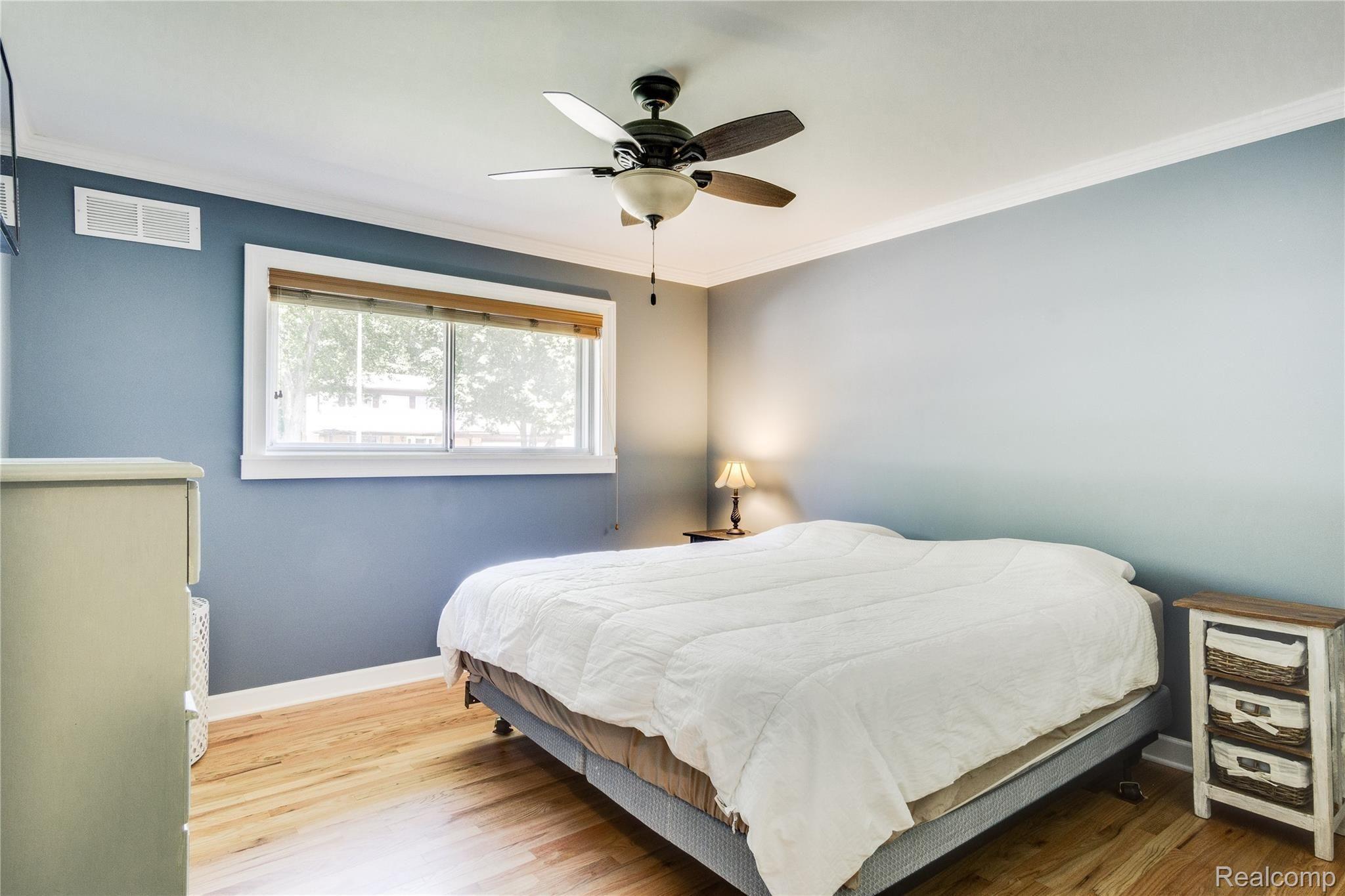43649 Arlington Road Canton, MI 48187 - Photo 20 of 27 Interiors (20 of 24).jpg