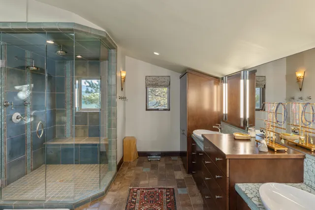 a view of a terrace with sky view