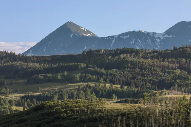 a view of a lake in middle of the town