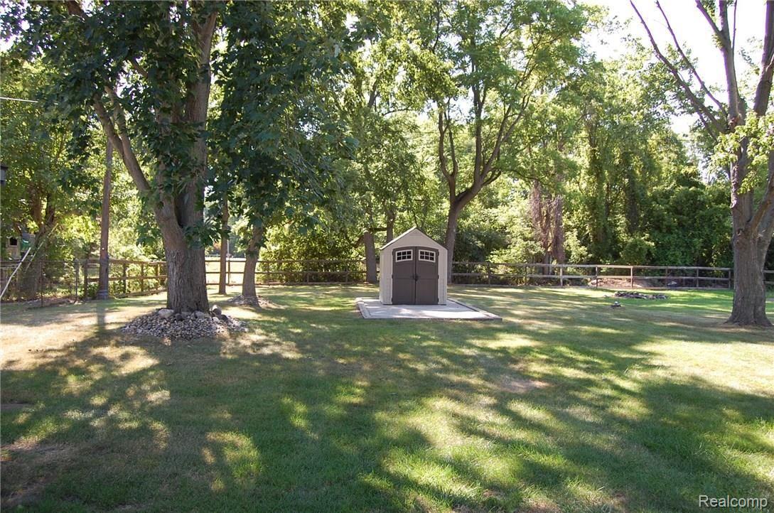 27004 Inkster Road Flat Rock, MI 48134 - Photo 34 of 36 DSC_0045.JPG