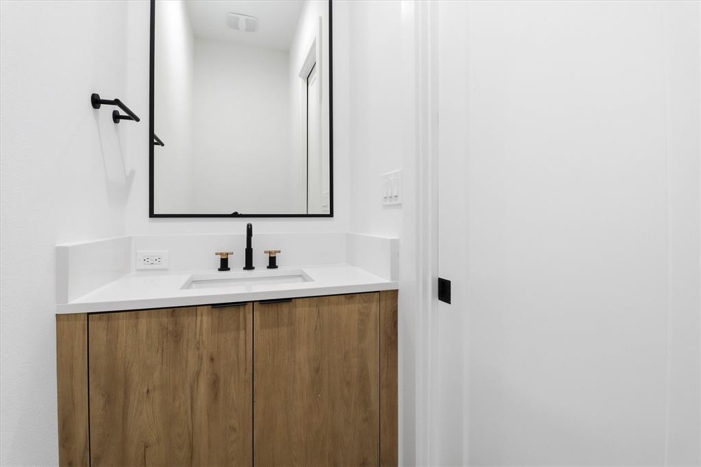 628 Wayne Street Dallas, TX 75223 - Photo 12 of 33