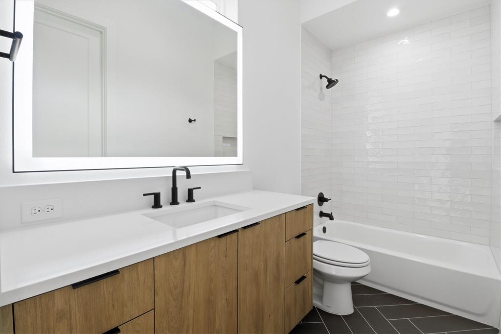 628 Wayne Street Dallas, TX 75223 - Photo 27 of 33