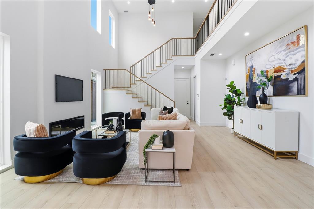 628 Wayne Street Dallas, TX 75223 - Photo 4 of 33