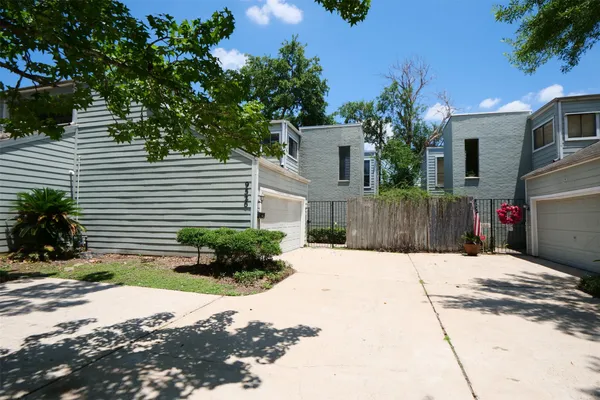 $1,700 | 9526 Val Verde Street, Houston, TX 77063