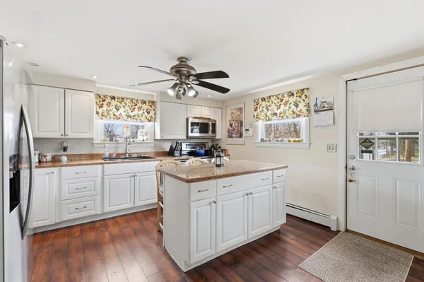$499,000 | 10 St Josephs Drive, Nashua, NH 03060