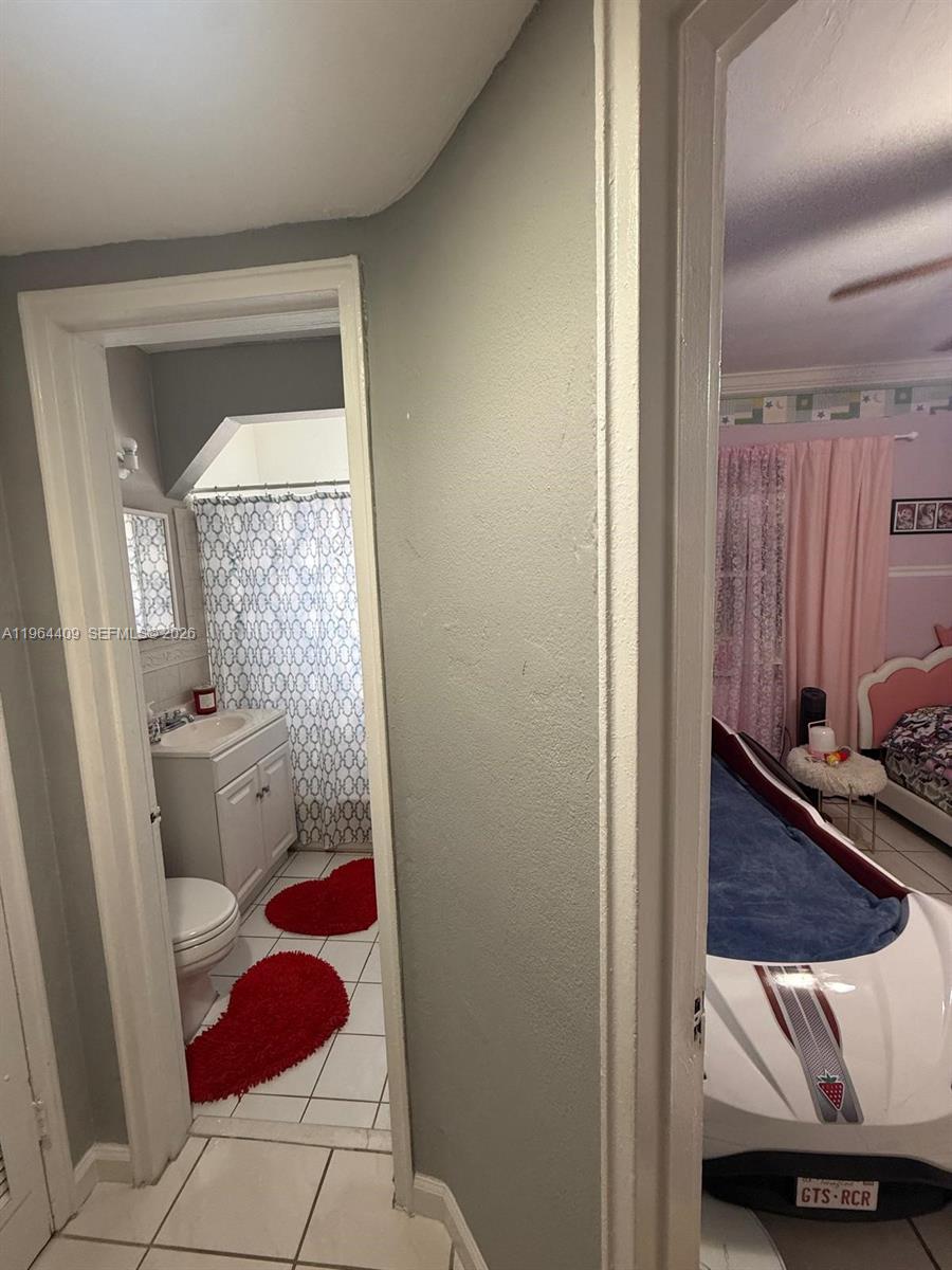 3411 Southwest 11th Street, Unit 3B Miami, FL 33135 - Photo 8 of 14 a view of living room