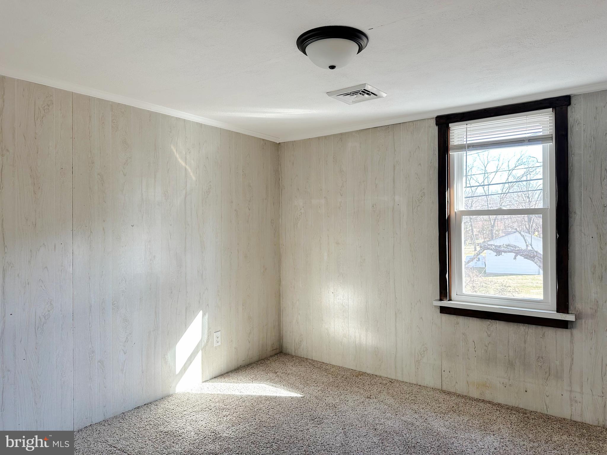 1015 A Magazine Road Green Lane, PA 18054 - Photo 17 of 26 an empty room with windows