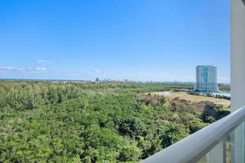$3,800 | 14951 Royal Oaks Lane, Unit 1506, North Miami, FL 33181