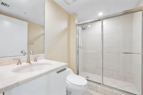 $3,800 | 14951 Royal Oaks Lane, Unit 1506, North Miami, FL 33181