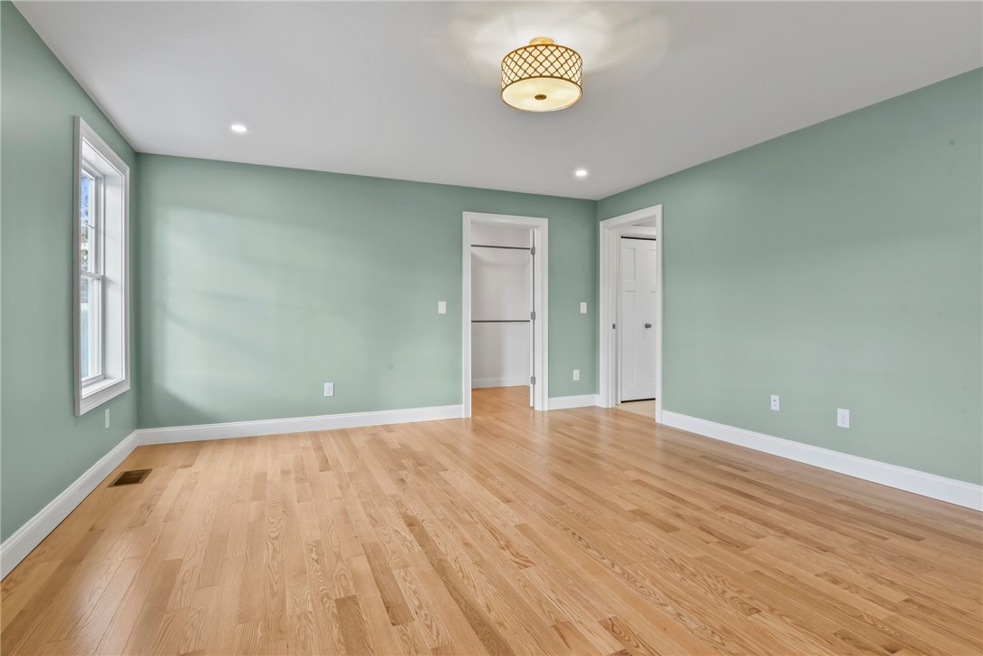 95 Honeysuckle Road Warwick, RI 02888 - Photo 20 of 42