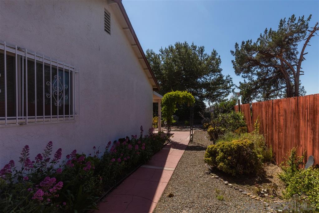 628 Bluffview Road Spring Valley, CA 91977 - Photo 14 of 15