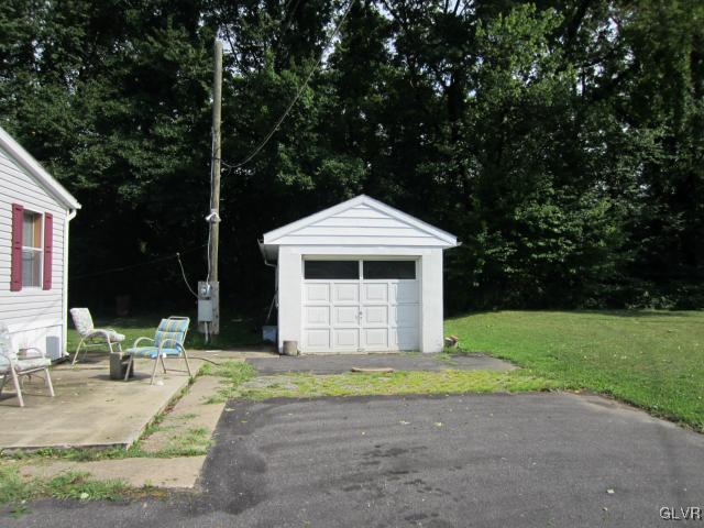 531 Norman Road Nazareth, PA 18064 - Photo 5 of 36 Gallery Image 5