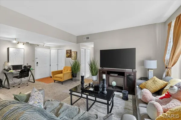 $120,000 | 5316 Pershing Avenue, Unit 507, St. Louis, MO 63112