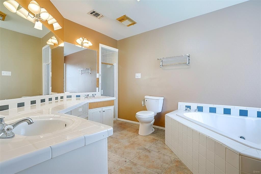 1907 Live Oak Circle Azle, TX 76020 - Photo 13 of 29