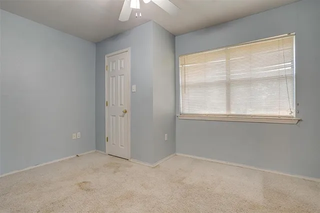 $300,000 | 1907 Live Oak Circle, Azle, TX 76020