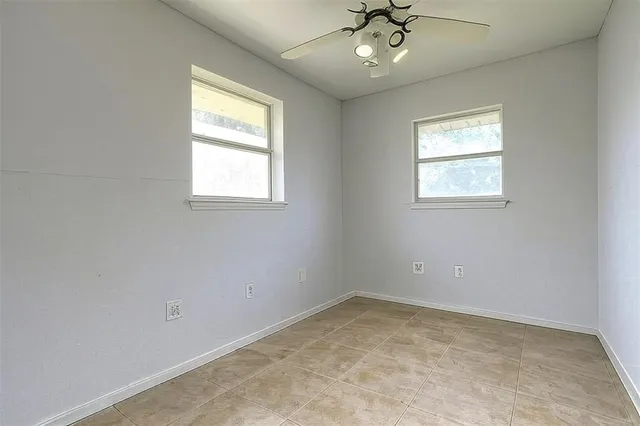 $300,000 | 1907 Live Oak Circle, Azle, TX 76020