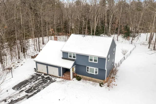 $690,000 | 16 Chestnut Pasture Road, Concord, NH 03301