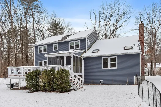 $690,000 | 16 Chestnut Pasture Road, Concord, NH 03301