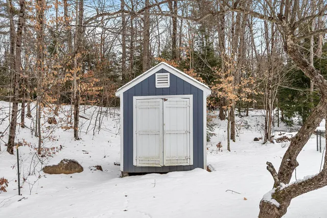 $690,000 | 16 Chestnut Pasture Road, Concord, NH 03301