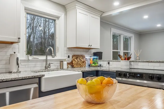 $690,000 | 16 Chestnut Pasture Road, Concord, NH 03301