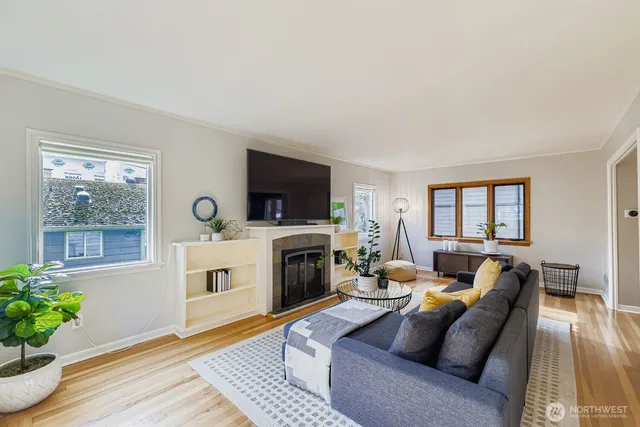 $950,000 | 10345 Ashworth Avenue North, Seattle, WA 98133