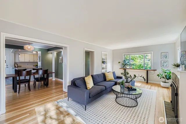 $950,000 | 10345 Ashworth Avenue North, Seattle, WA 98133