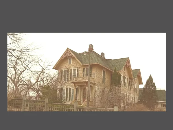 $147,000 | 2520 North Main Street, Rockford, IL 61103