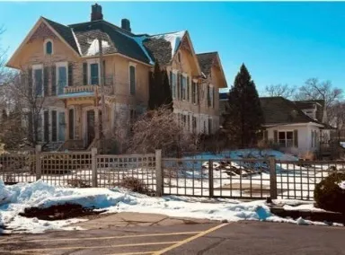 $147,000 | 2520 North Main Street, Rockford, IL 61103
