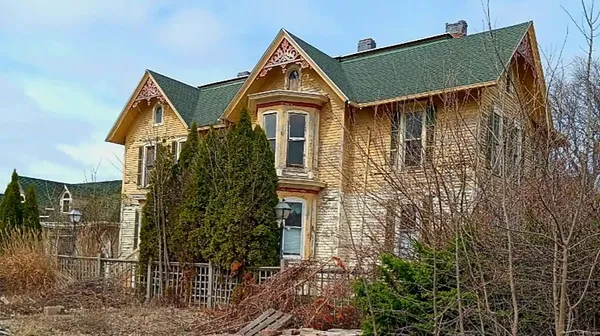 $147,000 | 2520 North Main Street, Rockford, IL 61103