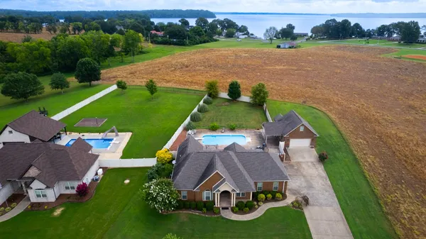 $499,500 | 402 Vista Shores Road, Rogersville, AL 35652