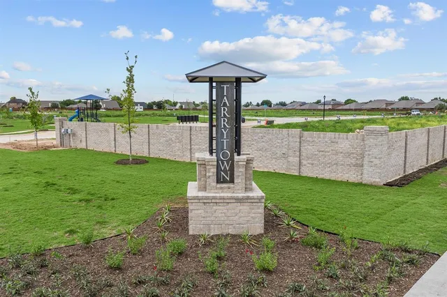 $344,990 | 1033 Western Hills Drive, Ferris, TX 75125