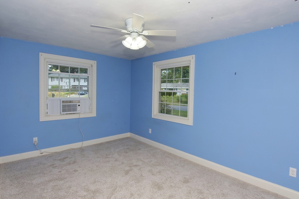 4 Allen Lane Ipswich, MA 01938 - Photo 17 of 30 a view of an empty room with a window