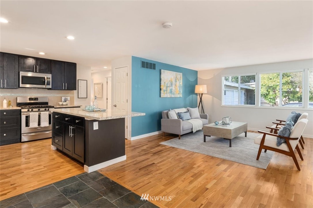 736 14th Way Southwest Edmonds, WA 98020 - Photo 5 of 32 Gallery Image 5