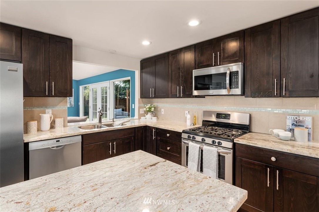 736 14th Way Southwest Edmonds, WA 98020 - Photo 7 of 32 Gallery Image 7