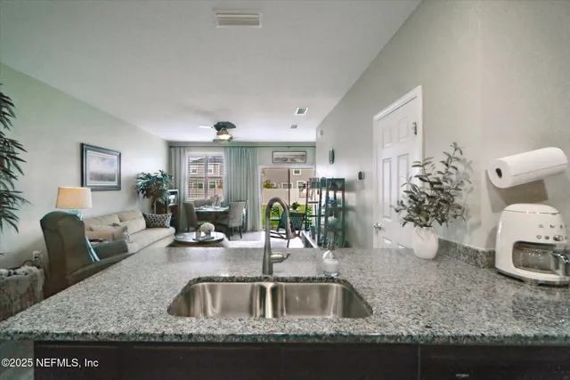 $198,000 | 7821 Merchants Way, Jacksonville, FL 32222