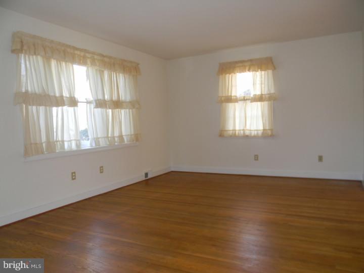 2605 Springfield Road Broomall, PA 19008 - Photo 3 of 10 Living Room