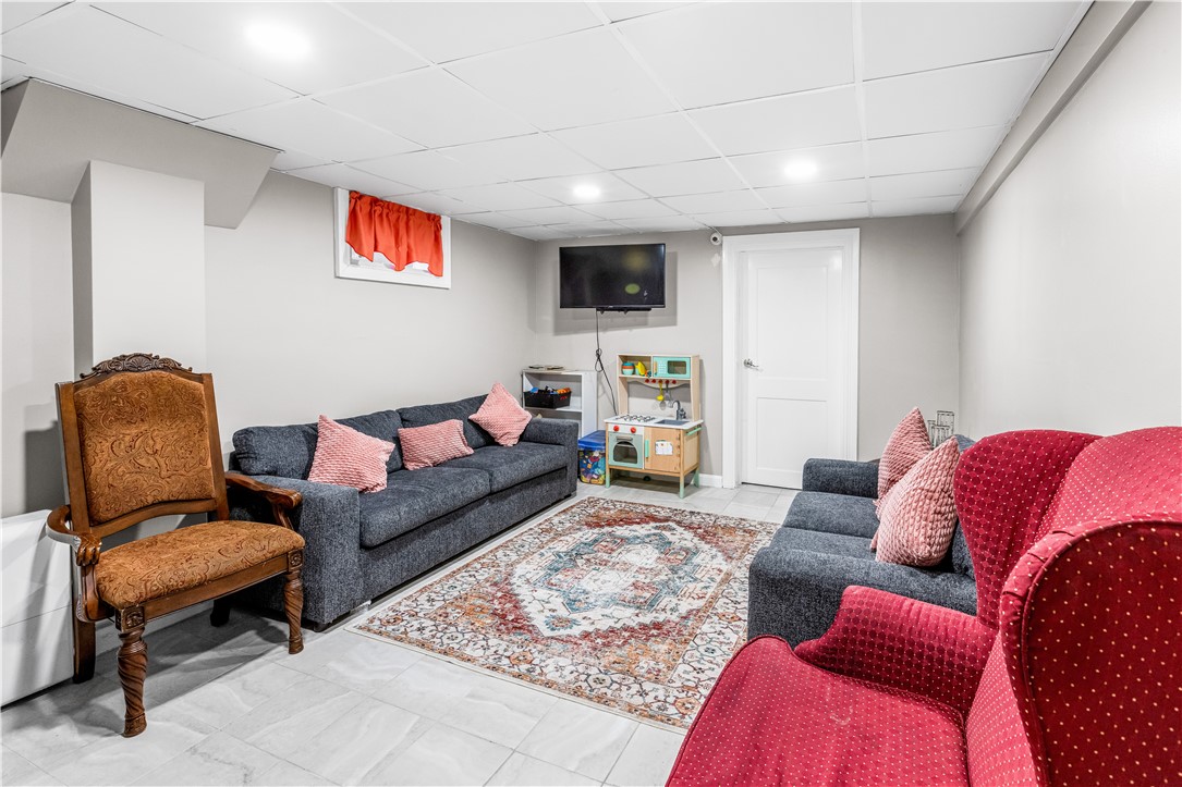 210 Lynch Street Providence, RI 02908 - Photo 21 of 26